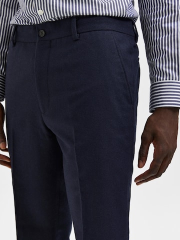 Coupe slim Pantalon à plis SELECTED HOMME en bleu