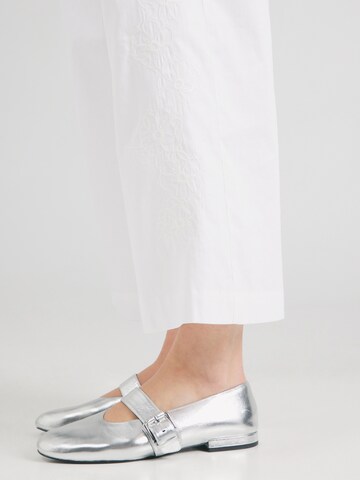 florence by mills exclusive for ABOUT YOU Обычный Штаны 'Cayenne' в Белый