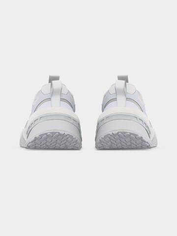 Chaussure de sport 'Reign XT' UNDER ARMOUR en blanc