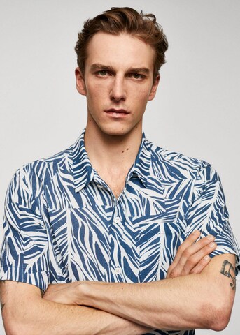 MANGO MAN Regular fit Button Up Shirt 'Hojas' in Blue