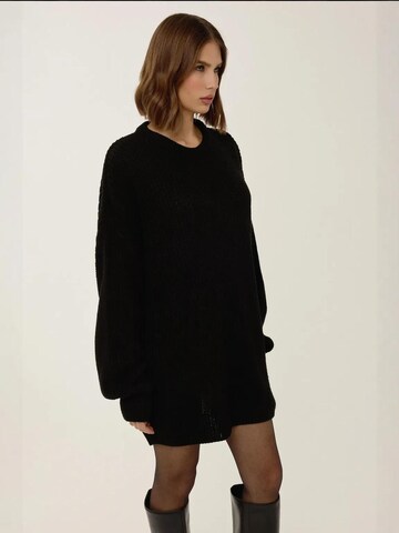 Hiccup Pullover in Schwarz