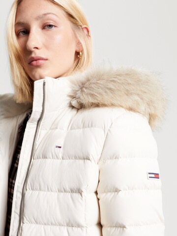 Tommy Jeans Jacke 'Essential' in Beige