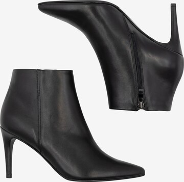 faina Ankle Boots in Schwarz
