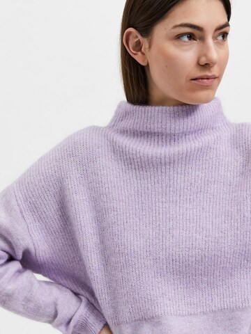SELECTED FEMME Sweter 'Mola' w kolorze fioletowy