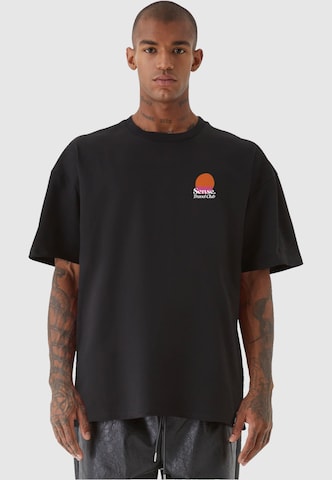 9N1M SENSE T-Shirt 'SENSE TRAVEL CLUB' in Schwarz: predná strana