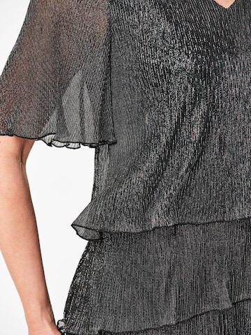 Goldner Avondjurk in Zwart