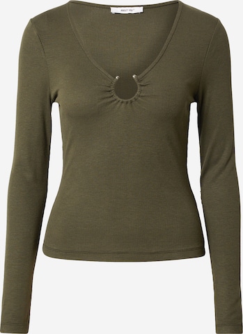 ABOUT YOU Shirt 'Nathalie' in Green: front