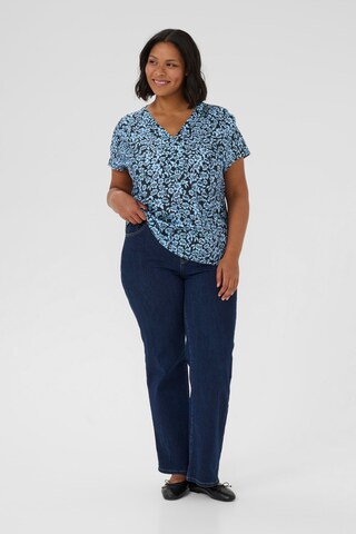 KAFFE CURVE Bluse 'Amina' i blå