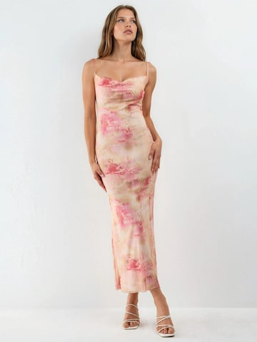 Hiccup - Vestido em rosa: frente