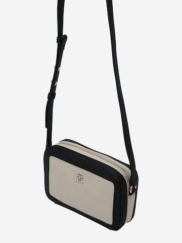 TOMMY HILFIGER Crossbody Bag 'Essential' in Beige