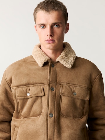 Pull&Bear Tussenjas in Bruin