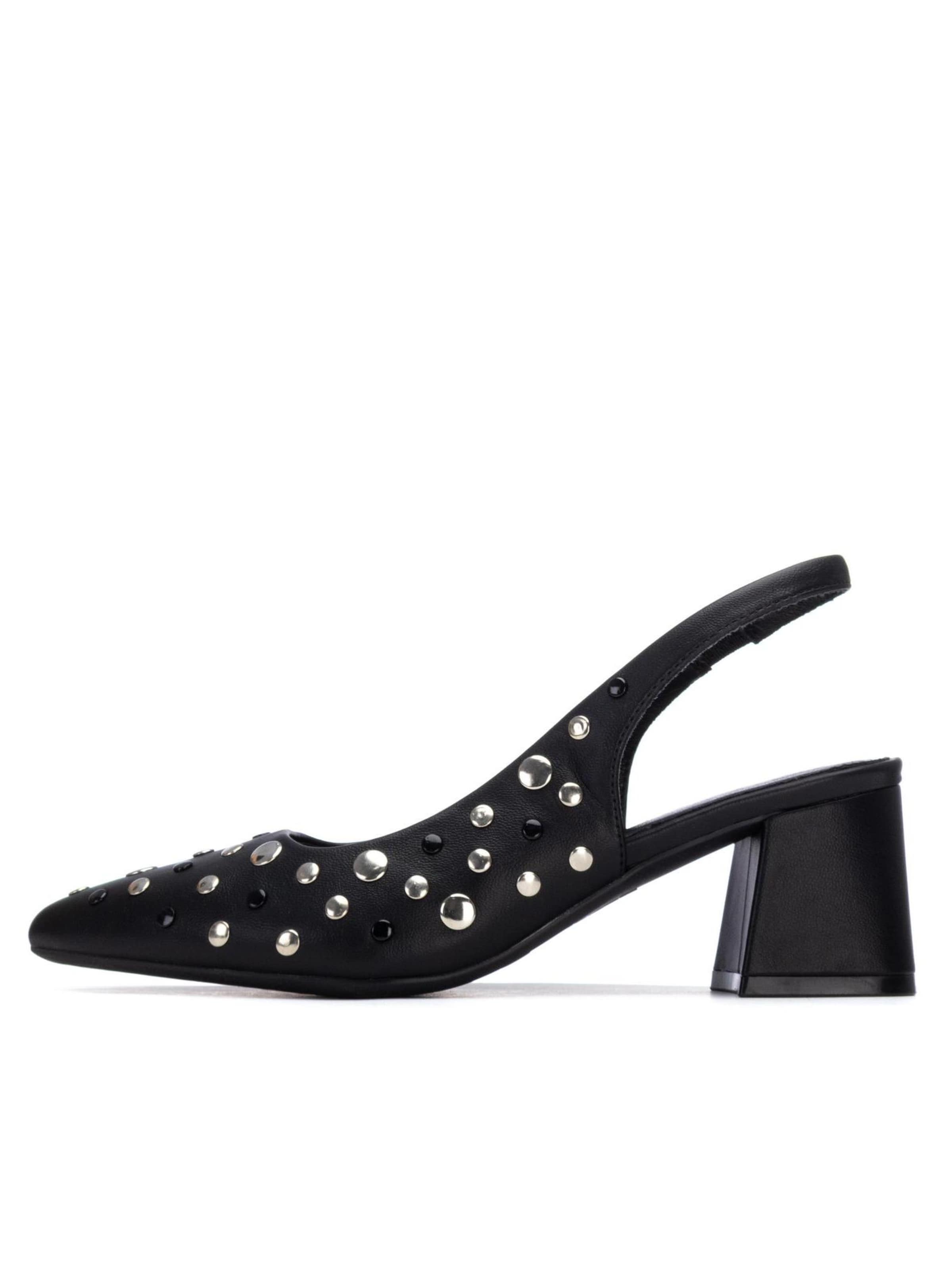 Refresh Pumps in Black: front