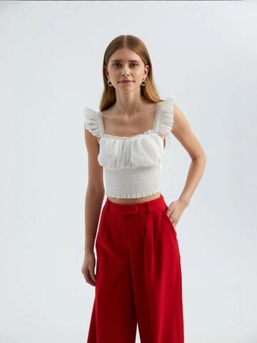 Hiccup Blouse in White: front