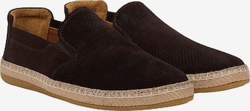 Chaussure basse 'Loafer' Desa en marron : devant