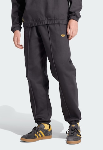 Loosefit Pantalon 'Manchester United Terrace Icons' ADIDAS ORIGINALS en noir : devant