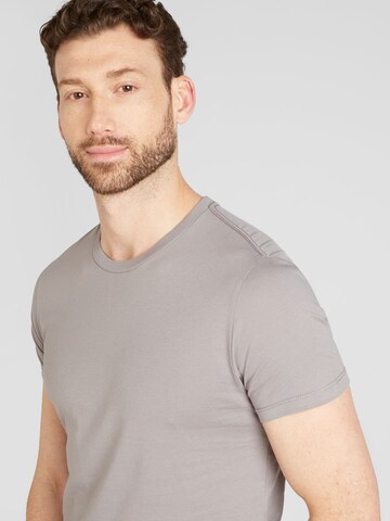 LEVI'S ® T-Shirt in Braun