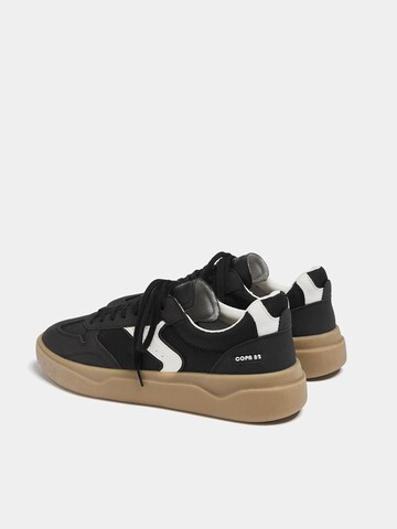 Pull&Bear Låg sneaker i svart