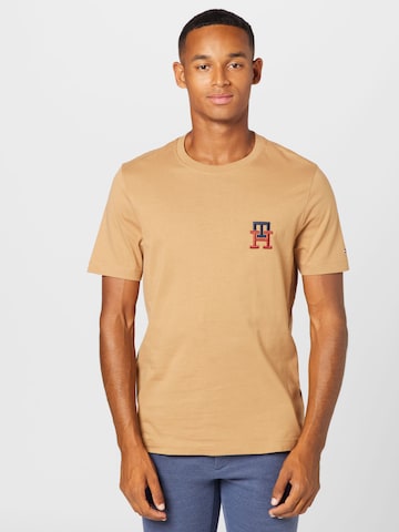 TOMMY HILFIGER Bluser & t-shirts i brun: forside