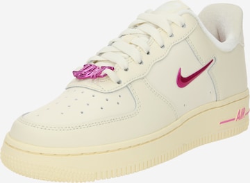 Baskets basses 'AIR FORCE 1 '07 SE' Nike Sportswear en blanc : devant