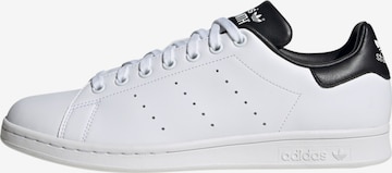 Baskets basses 'Stan Smith' ADIDAS ORIGINALS en blanc : devant