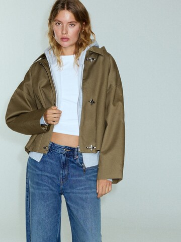 Pull&Bear Prehoden plašč | zelena barva: sprednja stran