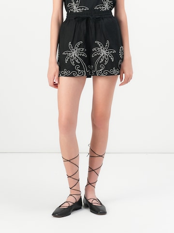 JDY Szabványos Nadrág 'JDYELIZA' - fekete: elől