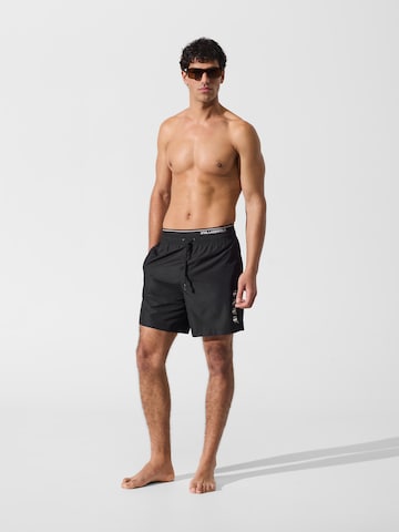 Karl Lagerfeld Uimahousut värissä musta