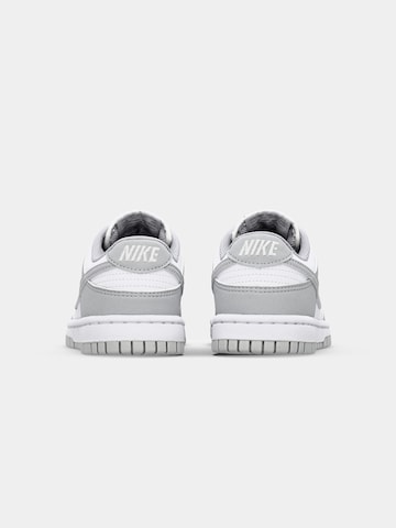 Baskets basses 'Dunk Next Nature' Nike Sportswear en blanc