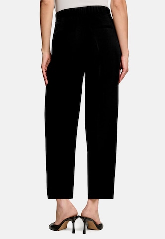 regular Pantaloni con pieghe di zero in nero