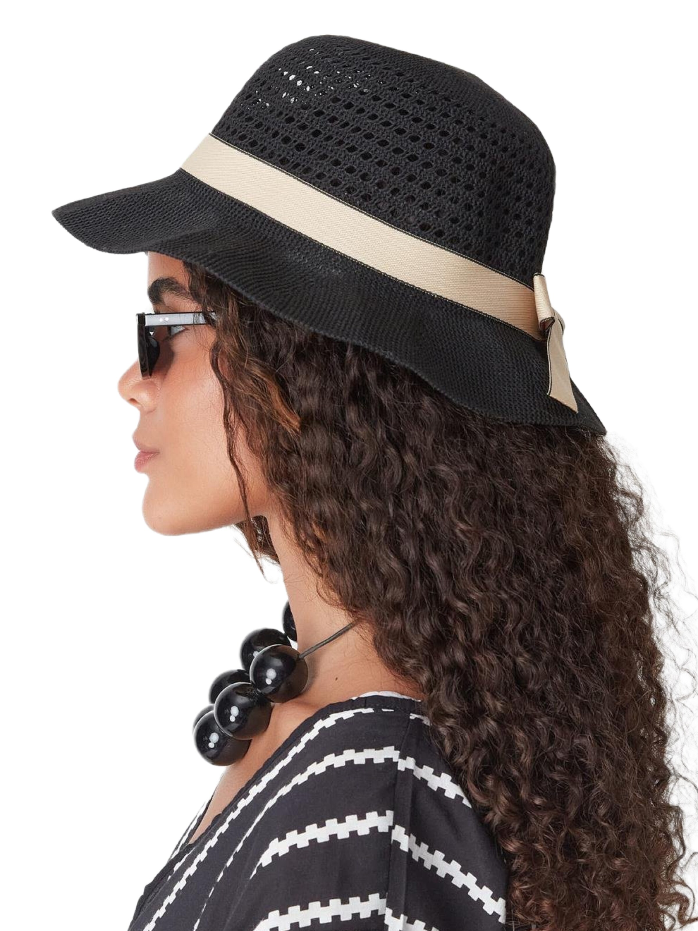 C&City Hut in Schwarz