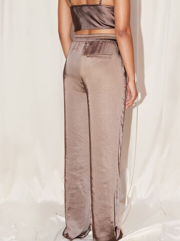 Wide leg Pantaloni 'Carlotta' de la LeGer by Lena Gercke pe maro