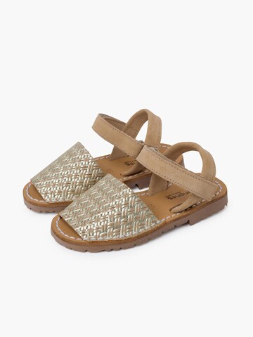 Pisamonas - Sandalias en oro