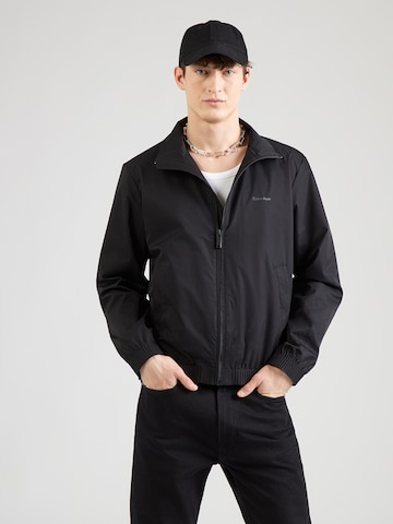 Calvin Klein Välikausitakki värissä musta: etupuoli