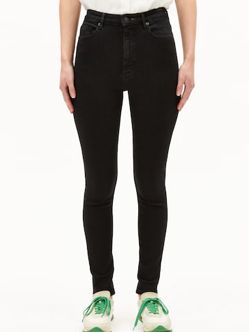 ARMEDANGELS Skinny Jeans in Black: front