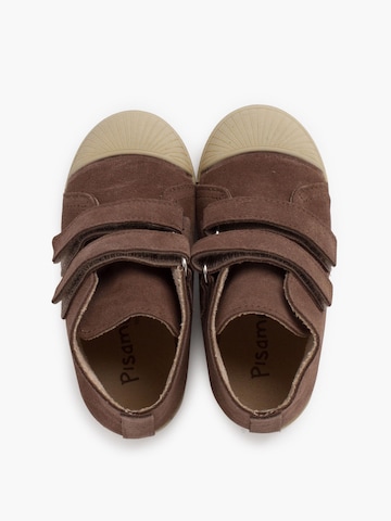 Pisamonas - Botas en marrón