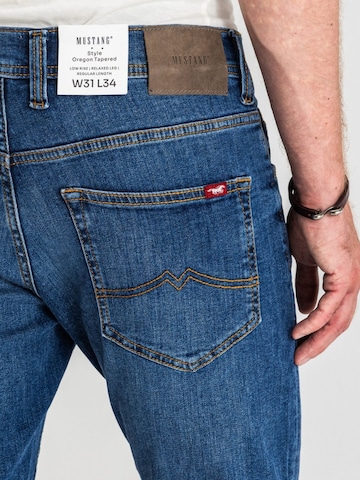 Tapered Jeans di MUSTANG in blu