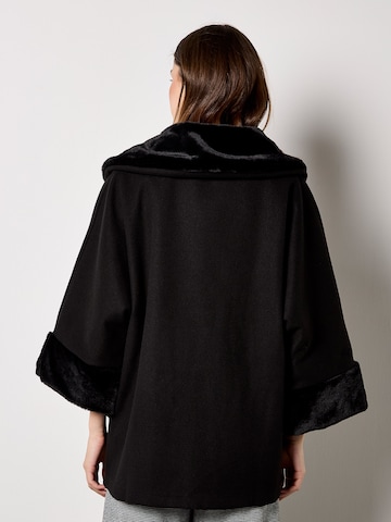 Apricot Tussenjas in Zwart