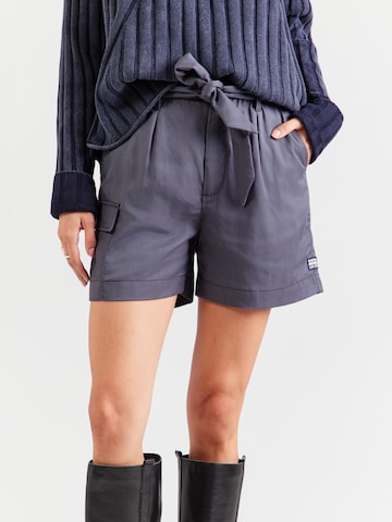 G-STAR Loosefit Shorts in Grau: Vorderseite