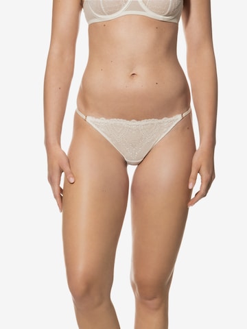 Mey Thong in Beige