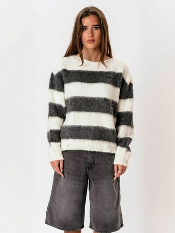 ITS MAY Sweater ' Striped ' in Grey: front