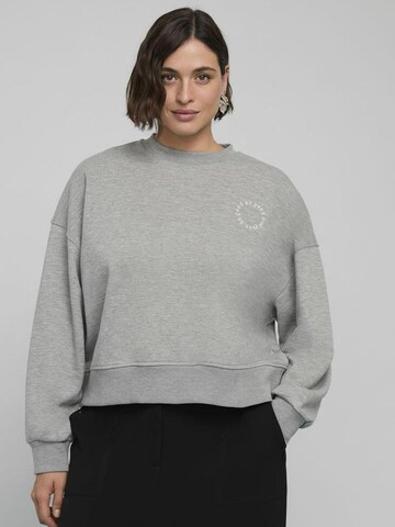 Pull-over Fiorella Rubino en gris : devant