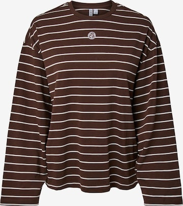 Maglietta 'PCSADIE BARREL' di PIECES in marrone: frontale