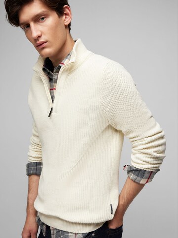 HECHTER PARIS Trui in Beige: voorkant