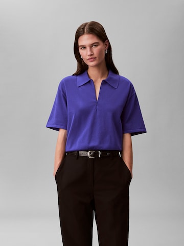T-shirt Calvin Klein en violet : devant