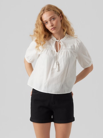 VERO MODA Blouse 'Pretty' in White: front