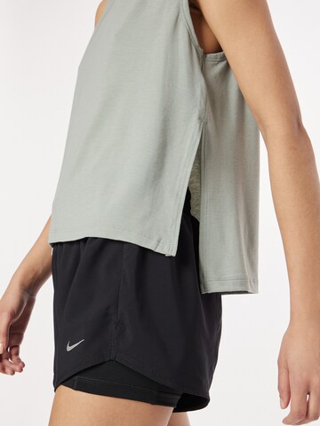 NIKE Sporttop in Groen