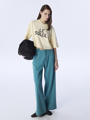 Twist Shirt in Beige