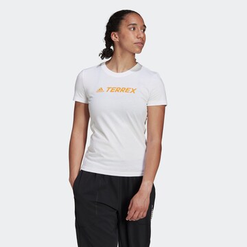 ADIDAS TERREX Skinny Fit Функционална тениска в бяло: отпред