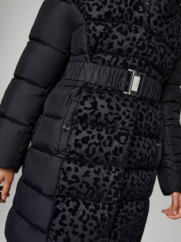 Lipsy - Abrigo en negro