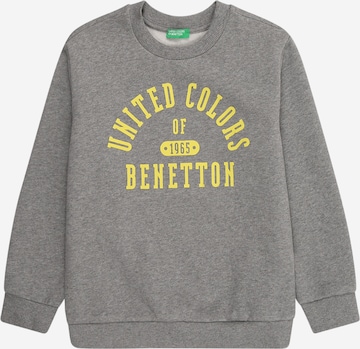 UNITED COLORS OF BENETTON Sweatshirt i grå: framsida